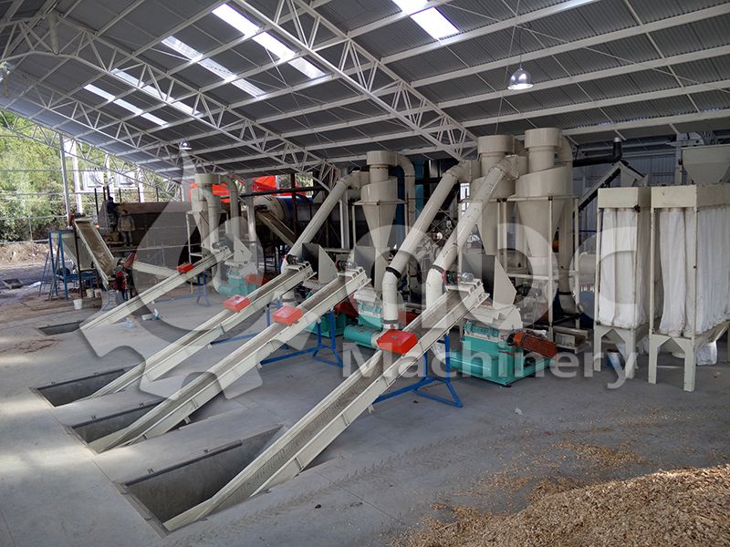 conveying machine for wood pellet production