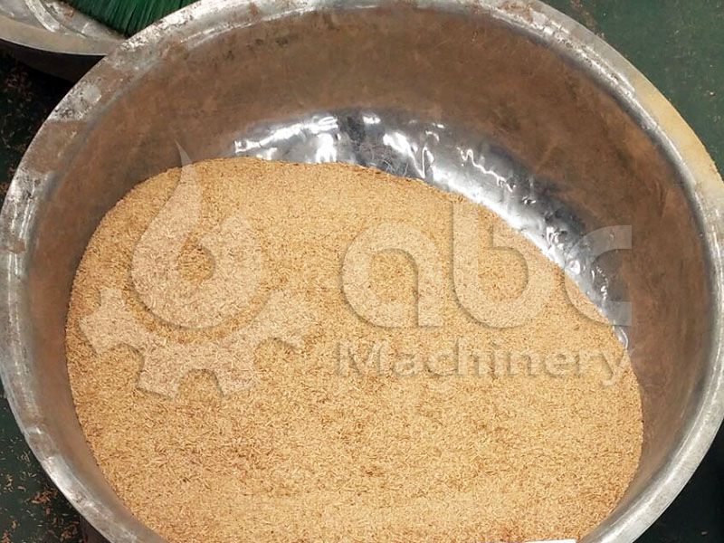 crushed rice husks by use of hammer mill machine