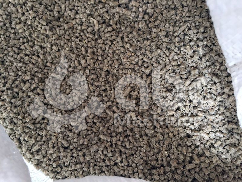 manufactured poultry feed pellets