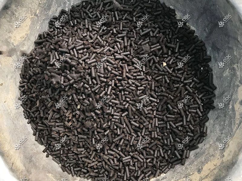 turn coffee grounds to fuel pellets by use of small pellet press machine