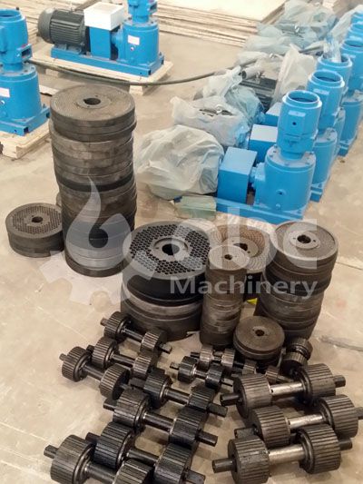 https://www.bestpelletplant.com/uploads/allimg/small-pellet-mill-machine-die-roller.jpg